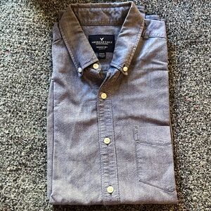 American Eagle Seriously Soft Oxford Medium